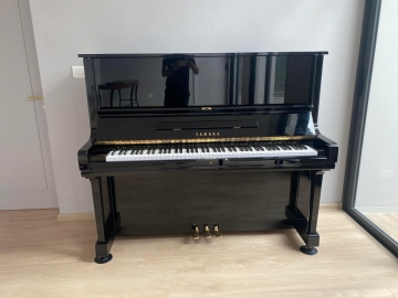 Yamaha U3H