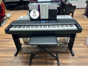Yamaha DGX-670