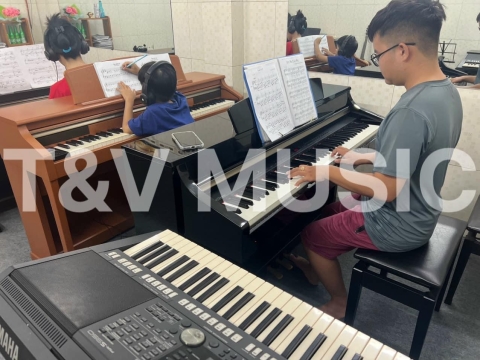 Lớp Học Tại T&V MUSIC 