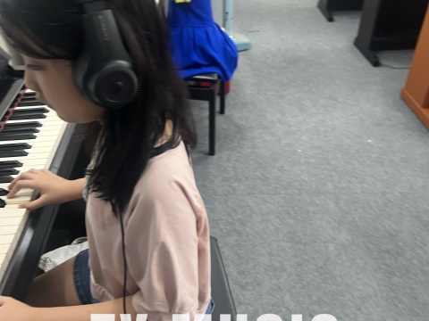 Lớp Học Tại T&V MUSIC 