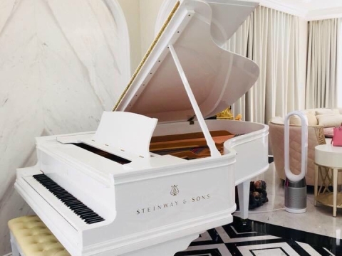 Màu Trắng Tinh Khôi