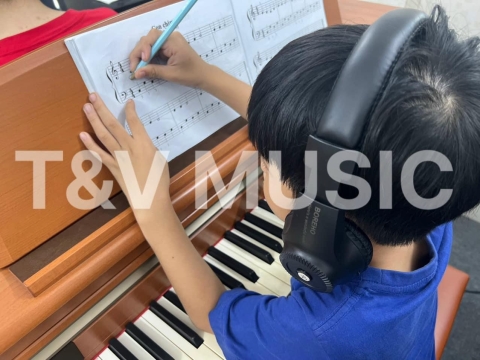 Lớp Học Tại T&V MUSIC 