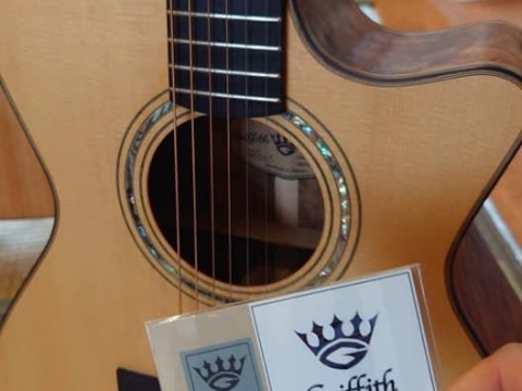 Hàng Guitar Thủ Công Xuất Khẩu Nhật Bản