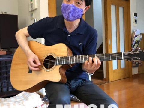 Hàng Guitar Thủ Công Xuất Khẩu Nhật Bản