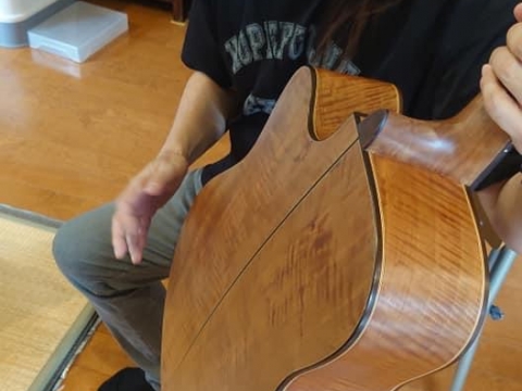 Hàng Guitar Thủ Công Xuất Khẩu Nhật Bản