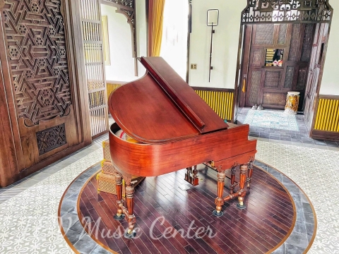 Luxury Piano