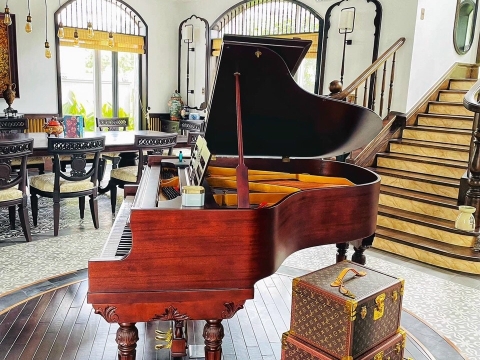 Luxury Piano