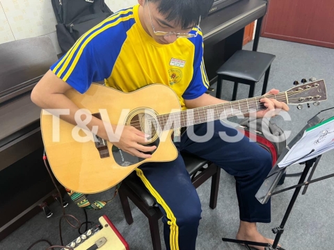 Lớp Học Tại T&V MUSIC 