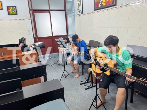 Lớp Học Tại T&V MUSIC 