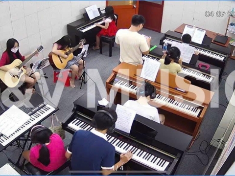 Lớp Học Tại T&V MUSIC 