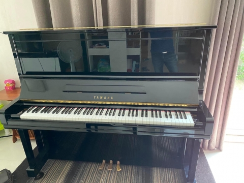 Yamaha U300