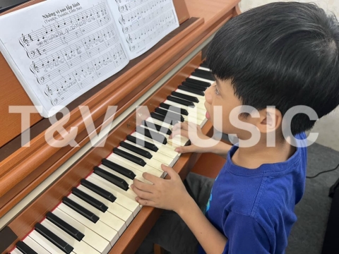 Lớp Học Tại T&V MUSIC 