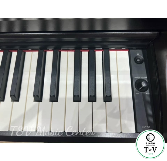 Yamaha CLP-725(1)