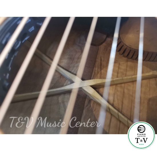 Acoustic Guitar A010(1)