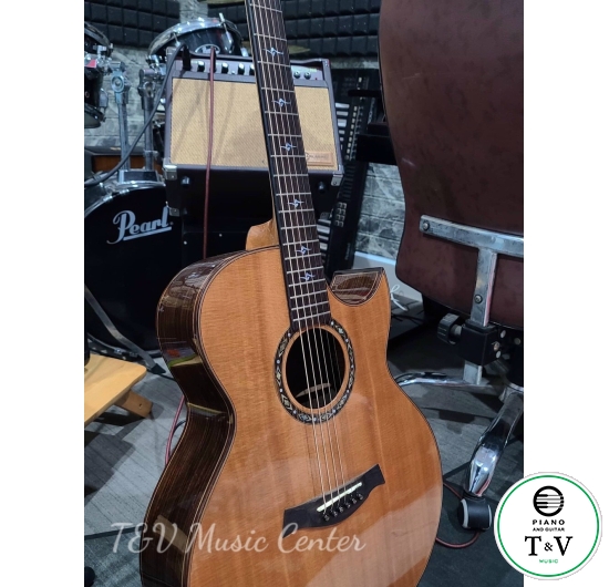 Guitar Acoustic L010