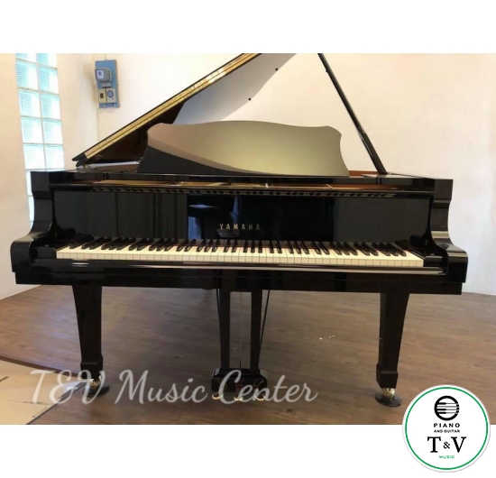 Grand Yamaha C5E
