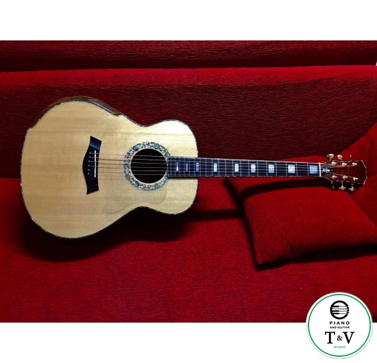 Guitar A055