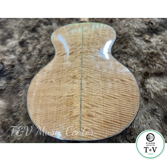 Guitar Europe Maple A002